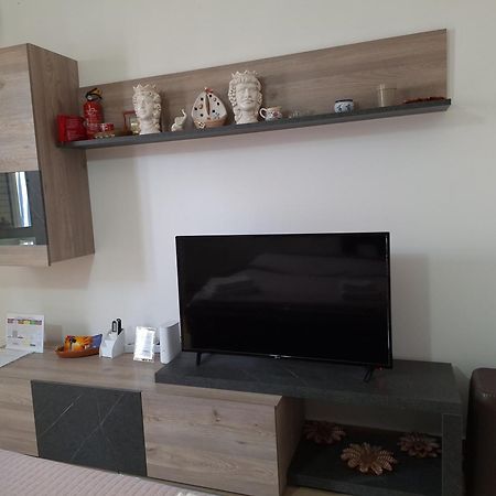 "Maretna" Apartment Mascali Luaran gambar