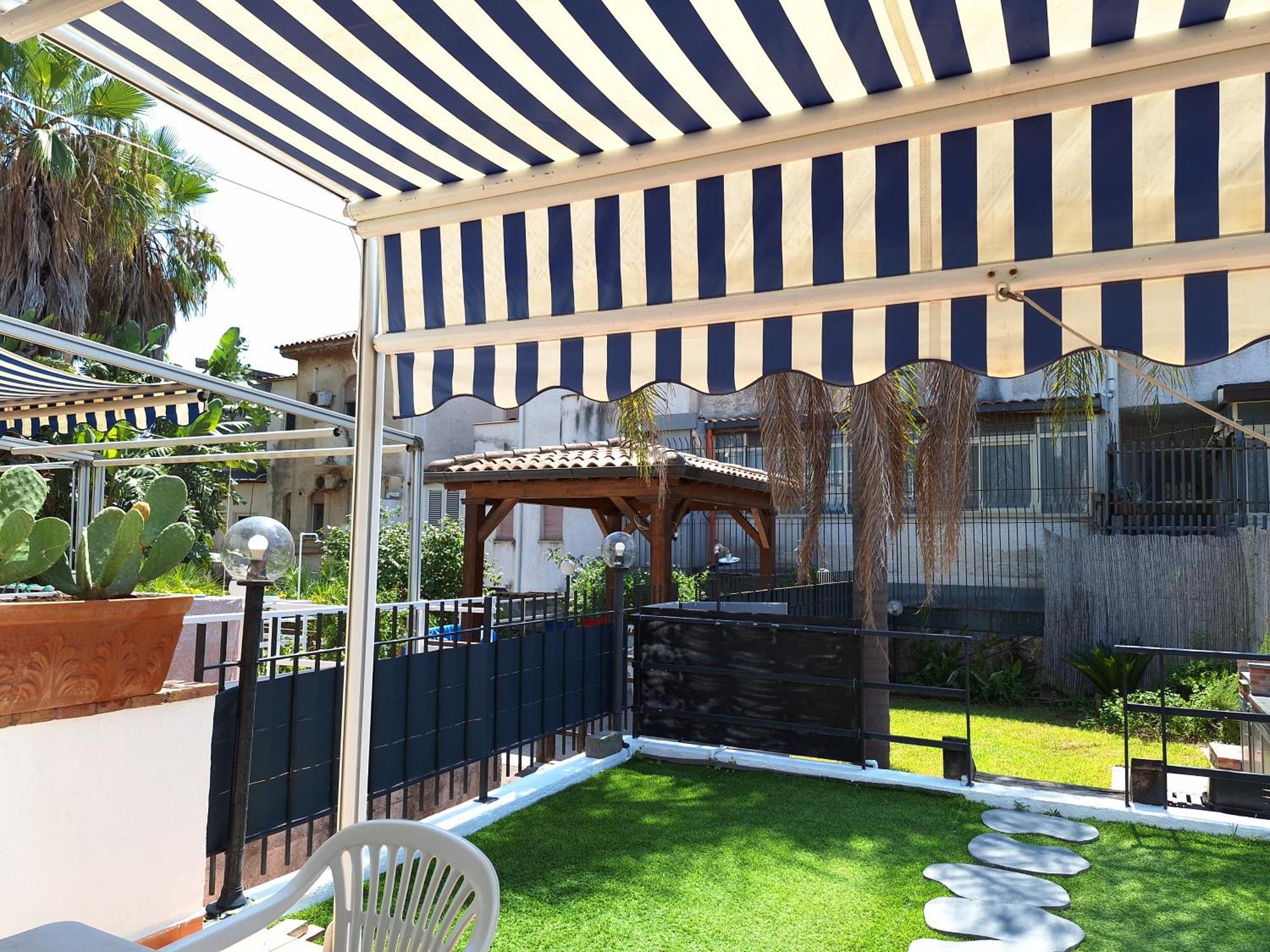 "Maretna" Apartment Mascali Luaran gambar